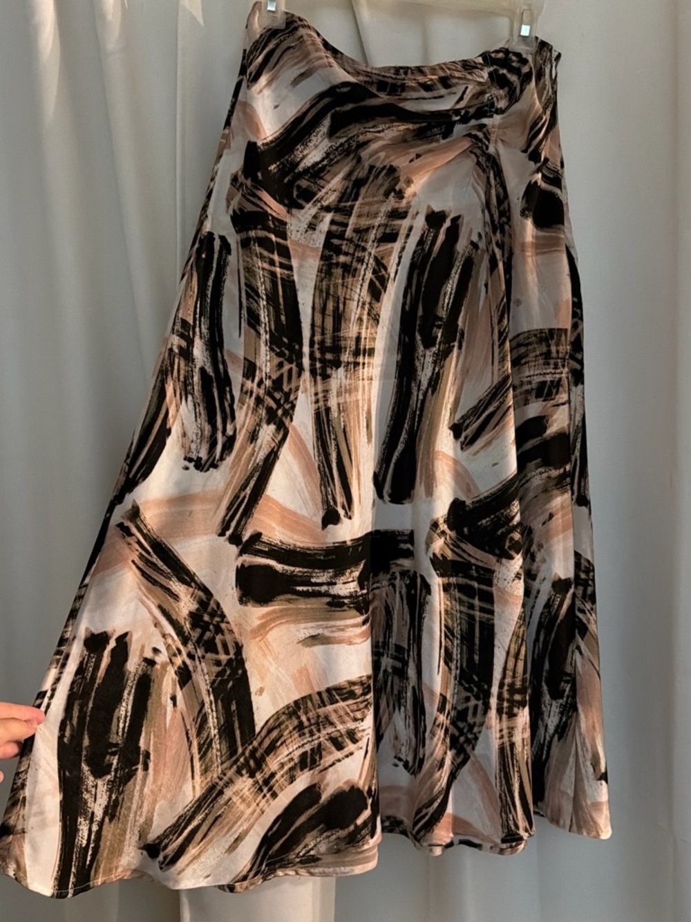 DKNY Brushstroke midi Skirt in Black and Blush